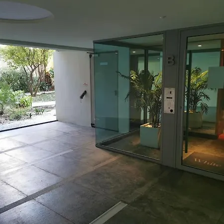 Daire Centre Les Pins 2p White Pearl Garage