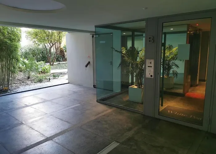 Appartamento Centre Les Pins 2p White Pearl Garage